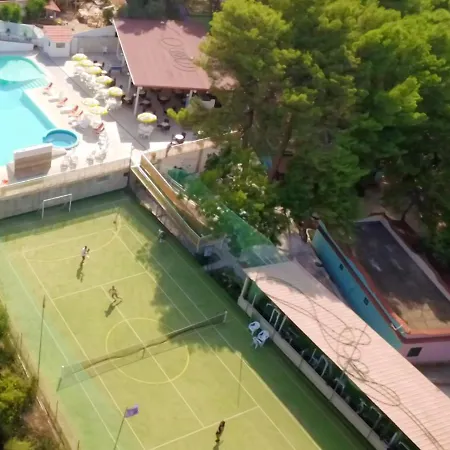 Charming In With Shared Pool, 40 M² ヴィエステ