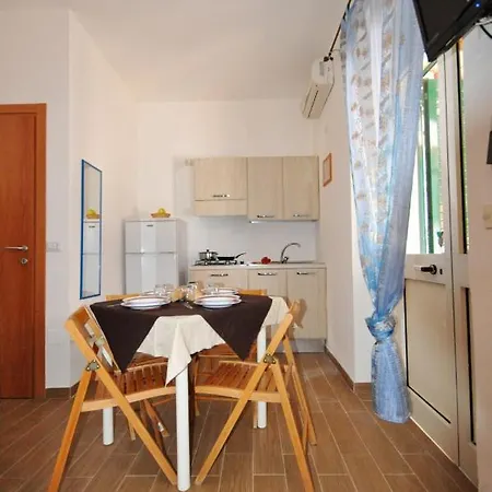 Charming In With Shared Pool 40 M² Apartment *