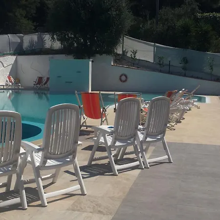 Charming In With Shared Pool, 40 M²