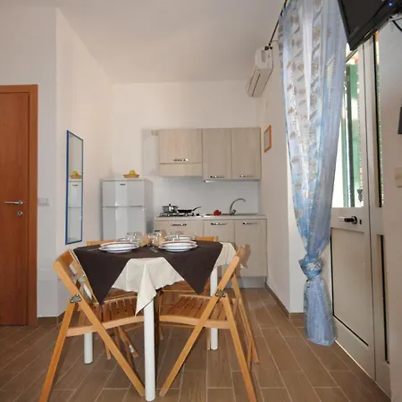 Lejlighed Charming In With Shared Pool, 40 M²